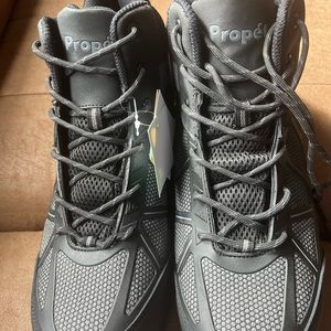 Propet hi top work hiking boots. Men’s /new size 11